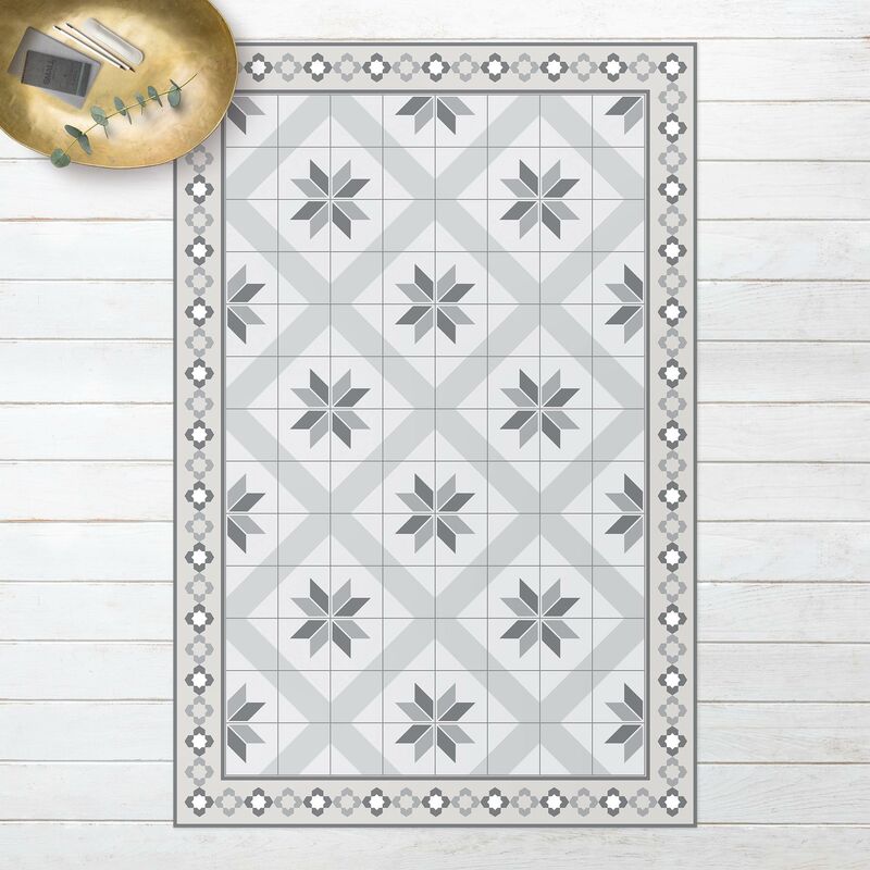 Alfombras vinílicas - Geometrical Tiles Rhombal Flower Grey With Border - Alto 3:2 Dimensión LxA: 210cm x 140cm
Alfombras vinílicas - Geometrical Tiles Rhombal Flower Grey With Border - Alto 3:2 Dimensión LxA: 210cm x 140cm