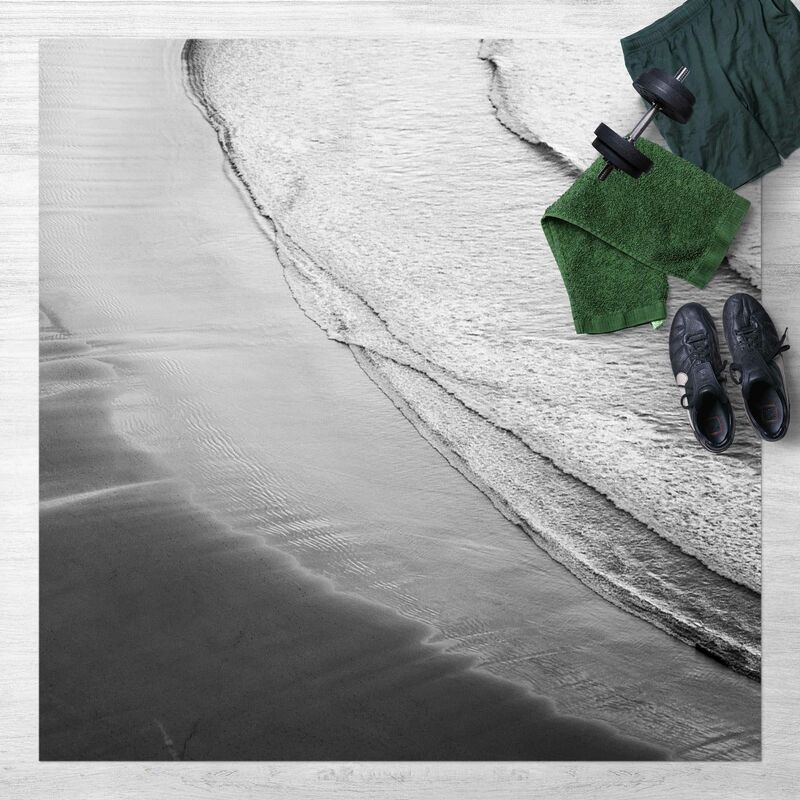 Alfombras vinílicas - Soft Waves On The Beach Black And White - Cuadrado 1:1 Dimensión LxA: 60cm x 60cm
Alfombras vinílicas - Soft Waves On The Beach Black And White - Cuadrado 1:1 Dimensión LxA: 60cm x 60cm