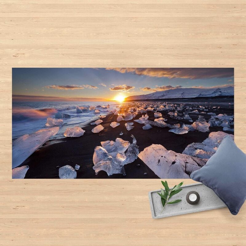 Alfombras vinílicas - Chunks Of Ice On The Beach Iceland - Apaisado 1:2 Dimensión LxA: 110cm x 220cm
Alfombras vinílicas - Chunks Of Ice On The Beach Iceland - Apaisado 1:2 Dimensión LxA: 110cm x 220cm