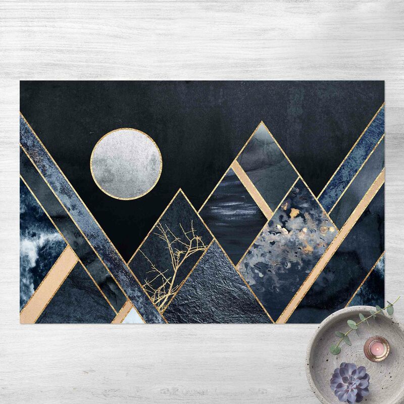 Alfombras vinílicas - Elisabeth Fredriksson - Golden Moon Abstract Black Mountains - Apaisado 2:3 Dimensión LxA: 120cm x 180cm
Alfombras vinílicas - Elisabeth Fredriksson - Golden Moon Abstract Black Mountains - Apaisado 2:3 Dimensión LxA: 120cm x 180cm