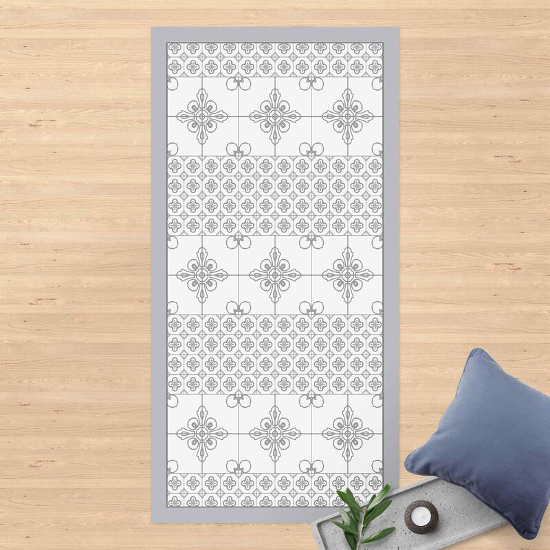 Alfombras vinílicas - Floral Tile Pattern Grey With Border - Alto 2:1 Dimensión LxA: 240cm x 120cm
Alfombras vinílicas - Floral Tile Pattern Grey With Border - Alto 2:1 Dimensión LxA: 240cm x 120cm