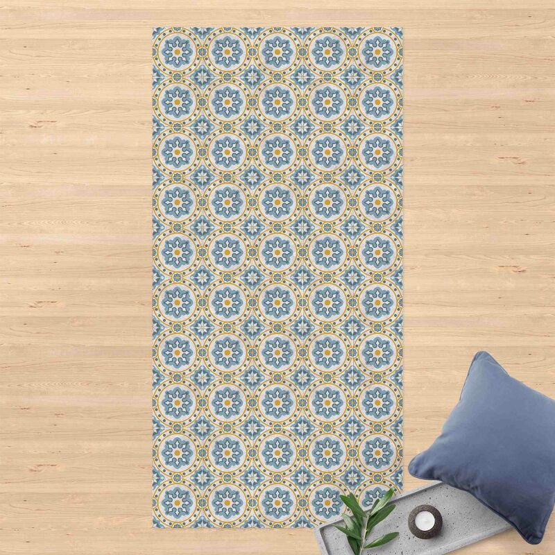 Bilderwelten - Alfombras vinílicas - Floral Tiles Blue Yellow - Alto 2:1 Dimensión LxA: 180cm x 90cm
Bilderwelten - Alfombras vinílicas - Floral Tiles Blue Yellow - Alto 2:1 Dimensión LxA: 180cm x 90cm