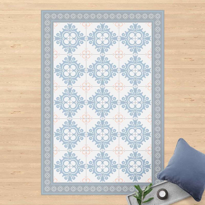 Alfombras vinílicas - Floral Tiles Orange Blue Buds With Border - Alto 3:2 Dimensión LxA: 180cm x 120cm
Alfombras vinílicas - Floral Tiles Orange Blue Buds With Border - Alto 3:2 Dimensión LxA: 180cm x 120cm