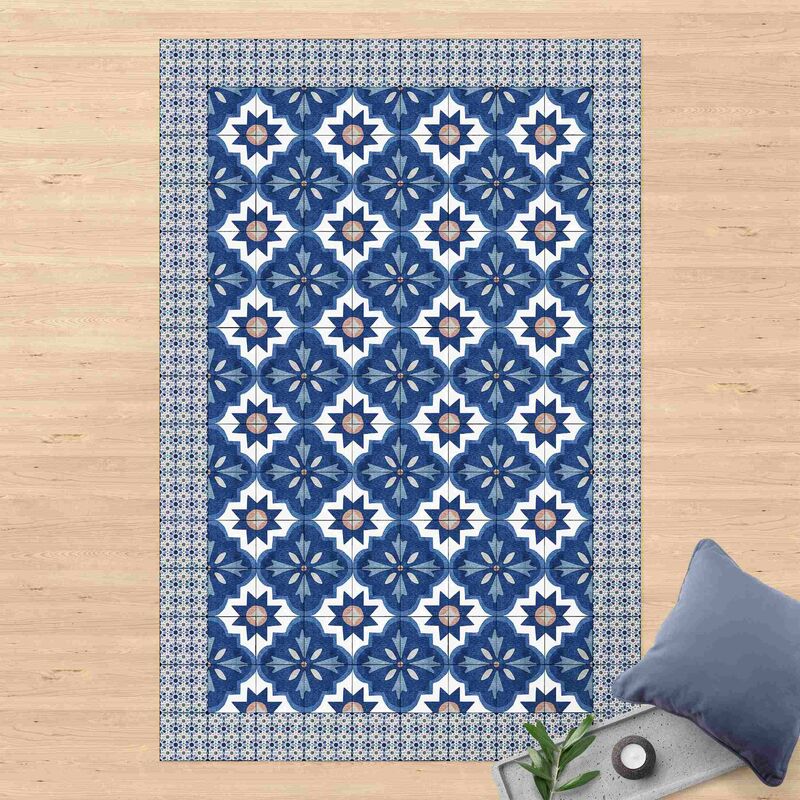 Alfombras vinílicas - Moroccan Tiles Watercolour Blue With Tile Frame - Alto 3:2 Dimensión LxA: 150cm x 100cm
Alfombras vinílicas - Moroccan Tiles Watercolour Blue With Tile Frame - Alto 3:2 Dimensión LxA: 150cm x 100cm