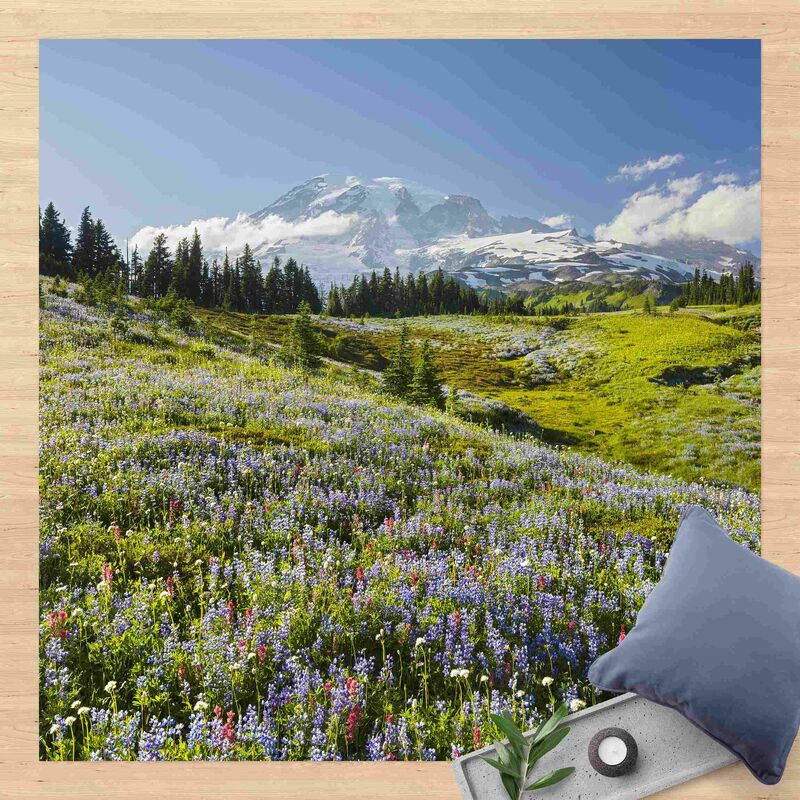 Alfombras vinílicas - Mountain Meadow With Flowers In Front Of Mt. Rainier - Cuadrado 1:1 Dimensión LxA: 80cm x 80cm
Alfombras vinílicas - Mountain Meadow With Flowers In Front Of Mt. Rainier - Cuadrado 1:1 Dimensión LxA: 80cm x 80cm