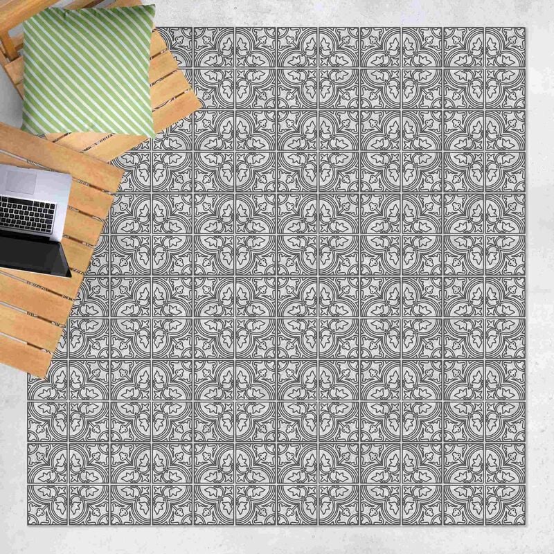Alfombras vinílicas - Tile Pattern Faro Grey - Cuadrado 1:1 Dimensión LxA: 80cm x 80cm 
Alfombras vinílicas - Tile Pattern Faro Grey - Cuadrado 1:1 Dimensión LxA: 80cm x 80cm
