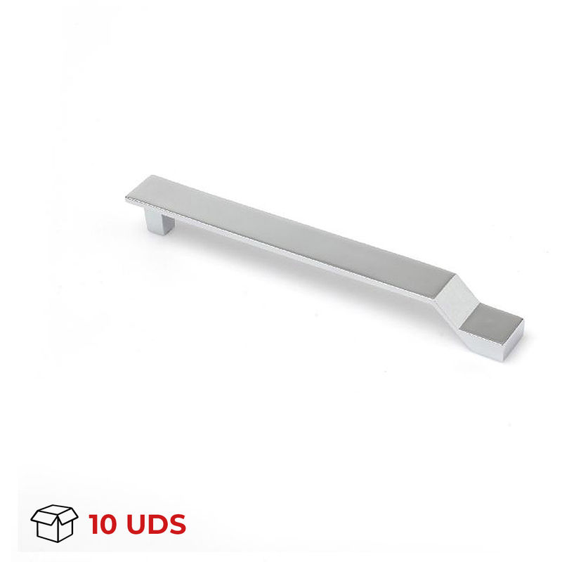Caja con 10 asas de estilo moderno, fabricada en zamak, con acabado cromo brillo y 160 mm de distancia entre puntos.
Caja con 10 asas de estilo moderno, fabricada en zamak, con acabado cromo brillo y 160 mm de distancia entre puntos.