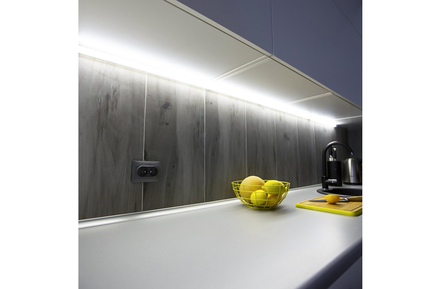 Plafoniera Led Sottopensile 150cm Collegabile Luce Fredda 36W Neon