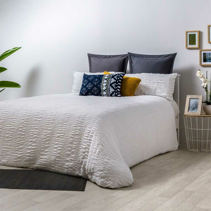 Funda Nordica Seersucker Blanco Tejido BAMBULA. Color Blanco. Cierre con Cremallera - Disponible en varios tamaños - Cama de 90 - Blanco
Funda Nordica Seersucker Blanco Tejido BAMBULA. Color Blanco. Cierre con Cremallera - Disponible en varios tamaños - Cama de 90 - Blanco