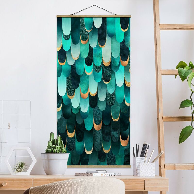 Imagen de tela - Elisabeth Fredriksson - Feathers Gold Turquoise - Alto 2:1 Dimensión LxA: 70cm x 35cm
Imagen de tela - Elisabeth Fredriksson - Feathers Gold Turquoise - Alto 2:1 Dimensión LxA: 70cm x 35cm