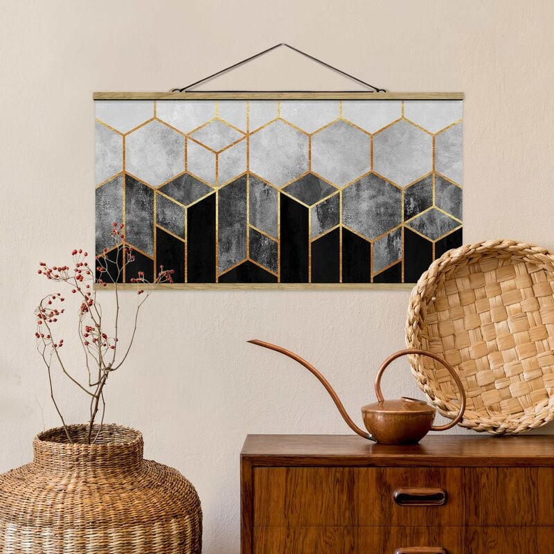 Imagen de tela - Elisabeth Fredriksson - Golden Hexagons Black And White - Apaisado 1:2 Dimensión LxA: 25cm x 50cm
Imagen de tela - Elisabeth Fredriksson - Golden Hexagons Black And White - Apaisado 1:2 Dimensión LxA: 25cm x 50cm