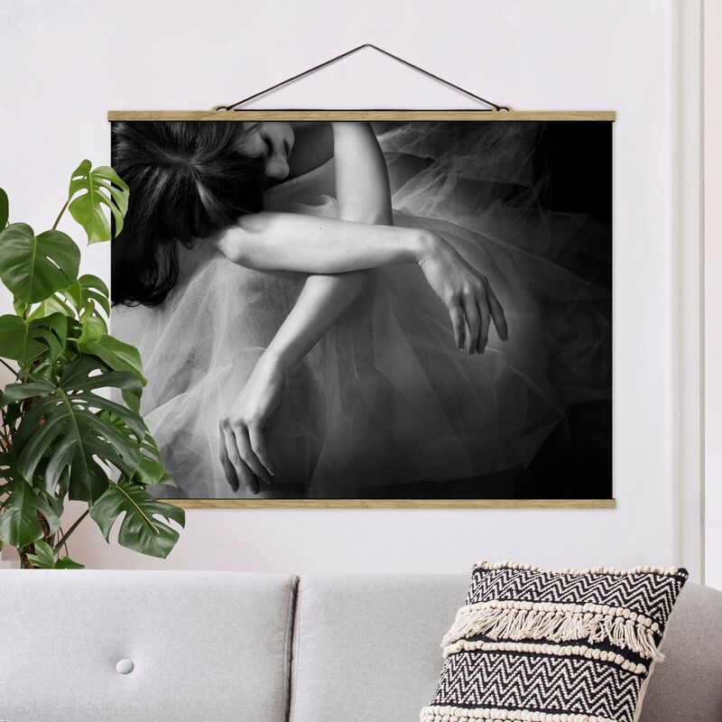 Imagen de tela - The Hands Of A Ballerina - Apaisado 3:4 Dimensión LxA: 60cm x 80cm
Imagen de tela - The Hands Of A Ballerina - Apaisado 3:4 Dimensión LxA: 60cm x 80cm
