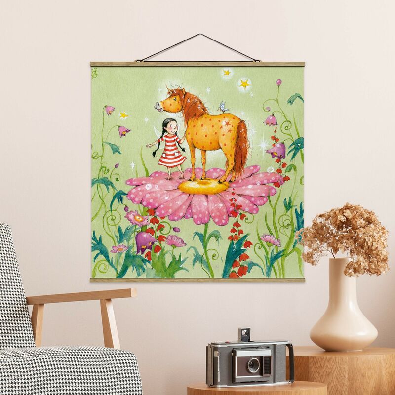 Imagen de tela - The Magic Pony On The Flower - Cuadrado 1:1 Dimensión LxA: 80cm x 80cm
Imagen de tela - The Magic Pony On The Flower - Cuadrado 1:1 Dimensión LxA: 80cm x 80cm