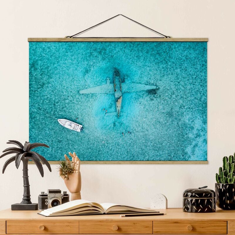Imagen de tela - Top View Airplane Wreckage In The Ocean - Apaisado 2:3 Dimensión LxA: 53.5cm x 80cm
Imagen de tela - Top View Airplane Wreckage In The Ocean - Apaisado 2:3 Dimensión LxA: 53.5cm x 80cm