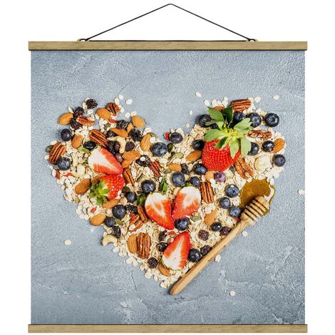 Tableau en tissu avec baguettes de suspension Muesli Heart Carré 1