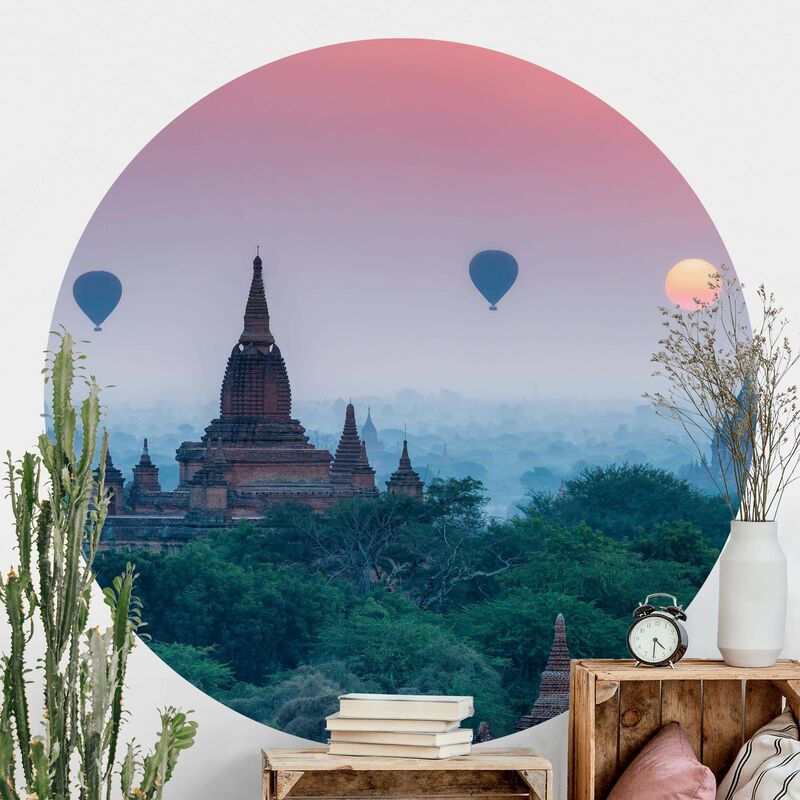 Papel pintado redondo autoadhesivo - Hot-Air Balloon Above Temple Complex Dimensión LxA: 122cm x 122cm
Papel pintado redondo autoadhesivo - Hot-Air Balloon Above Temple Complex Dimensión LxA: 122cm x 122cm