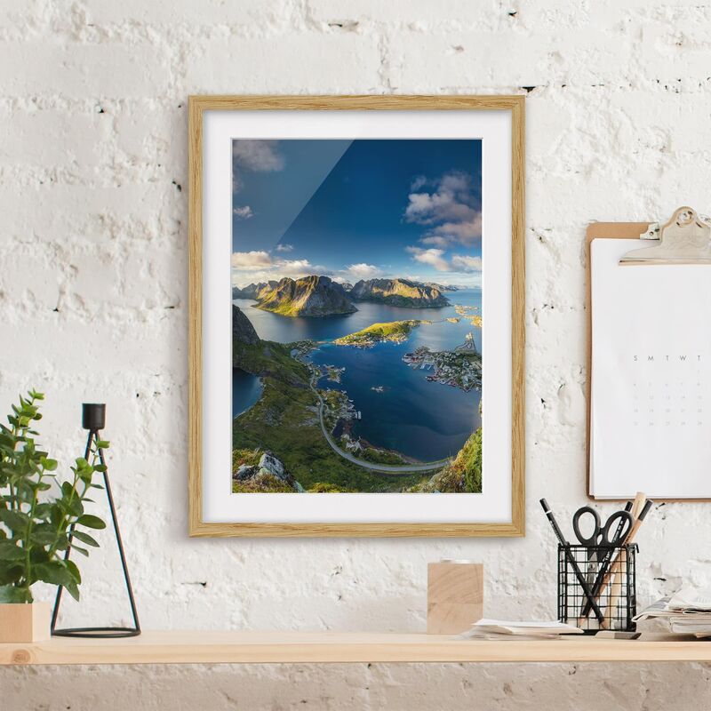 Póster enmarcado - Fjord View In Reinebringen Dimensión LxA: 70cm x 50cm, Marco: Roble
Póster enmarcado - Fjord View In Reinebringen Dimensión LxA: 70cm x 50cm, Marco: Roble