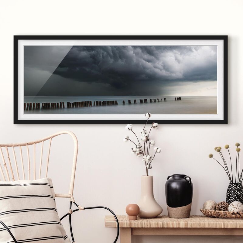 Póster enmarcado - Nubi di tempesta sul Mar Baltico Dimensión LxA: 20cm x 50cm, Marco: Negro
Póster enmarcado - Nubi di tempesta sul Mar Baltico Dimensión LxA: 20cm x 50cm, Marco: Negro