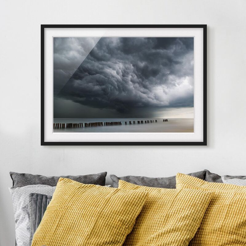 Póster enmarcado - Nubi di tempesta sul Mar Baltico Dimensión LxA: 70cm x 100cm, Marco: Negro
Póster enmarcado - Nubi di tempesta sul Mar Baltico Dimensión LxA: 70cm x 100cm, Marco: Negro