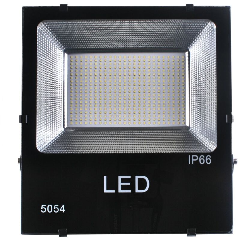 Proyector LED negro 150W 14250 lúmenes luz blanca fría 6000K para exterior, patio, garaje, nave - Jandei
Proyector LED negro 150W 14250 lúmenes luz blanca fría 6000K para exterior, patio, garaje, nave - Jandei