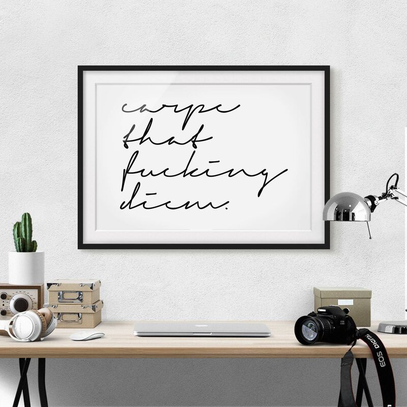 Póster enmarcado - Calligrafia Carpe Diem Dimensión LxA: 50cm x 70cm, Marco: Negro
Póster enmarcado - Calligrafia Carpe Diem Dimensión LxA: 50cm x 70cm, Marco: Negro