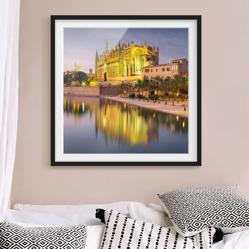 Póster enmarcado - Catedral De Mallorca Water Reflection Dimensión LxA: 50cm x 50cm, Marco: Negro
Póster enmarcado - Catedral De Mallorca Water Reflection Dimensión LxA: 50cm x 50cm, Marco: Negro