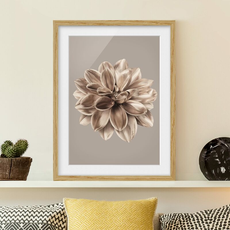 Póster enmarcado - Dalia in bronzo metallico centrato in beige mocha Dimensión LxA: 55cm x 40cm, Marco: Roble
Póster enmarcado - Dalia in bronzo metallico centrato in beige mocha Dimensión LxA: 55cm x 40cm, Marco: Roble