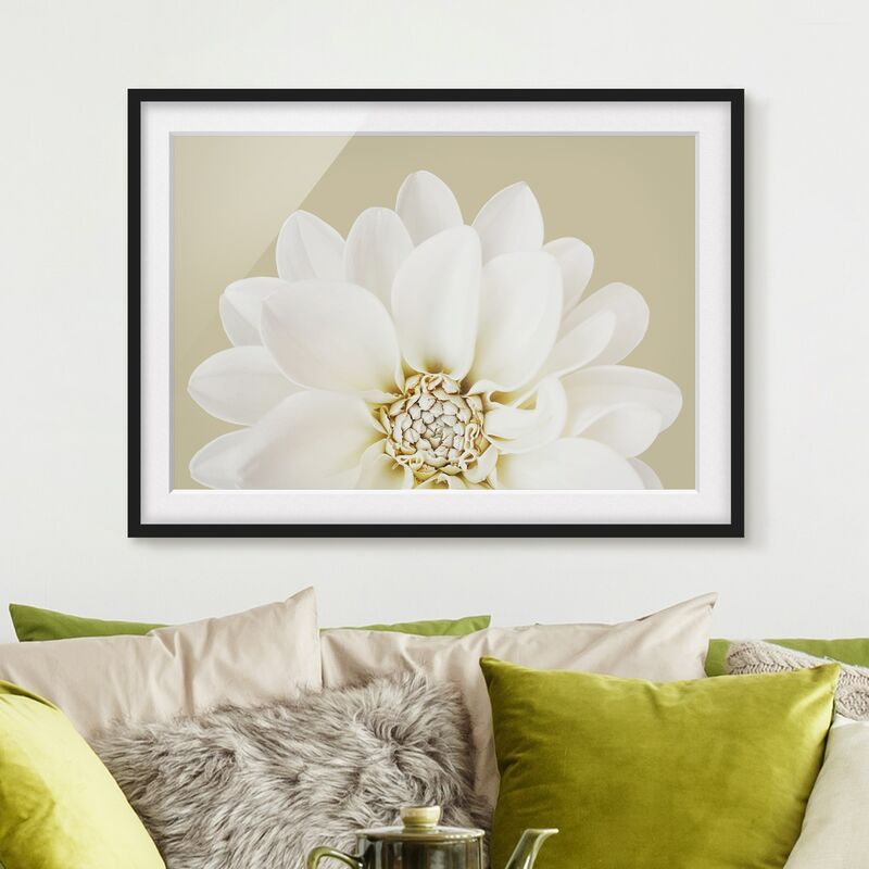Póster enmarcado - Dalia in pastello bianco con colori della sabbia Dimensión LxA: 70cm x 100cm, Marco: Negro
Póster enmarcado - Dalia in pastello bianco con colori della sabbia Dimensión LxA: 70cm x 100cm, Marco: Negro
