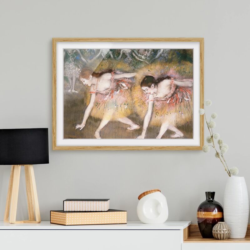 Póster enmarcado - Edgar Degas - Bowing Ballerinas Dimensión LxA: 30cm x 40cm, Marco: Roble
Póster enmarcado - Edgar Degas - Bowing Ballerinas Dimensión LxA: 30cm x 40cm, Marco: Roble