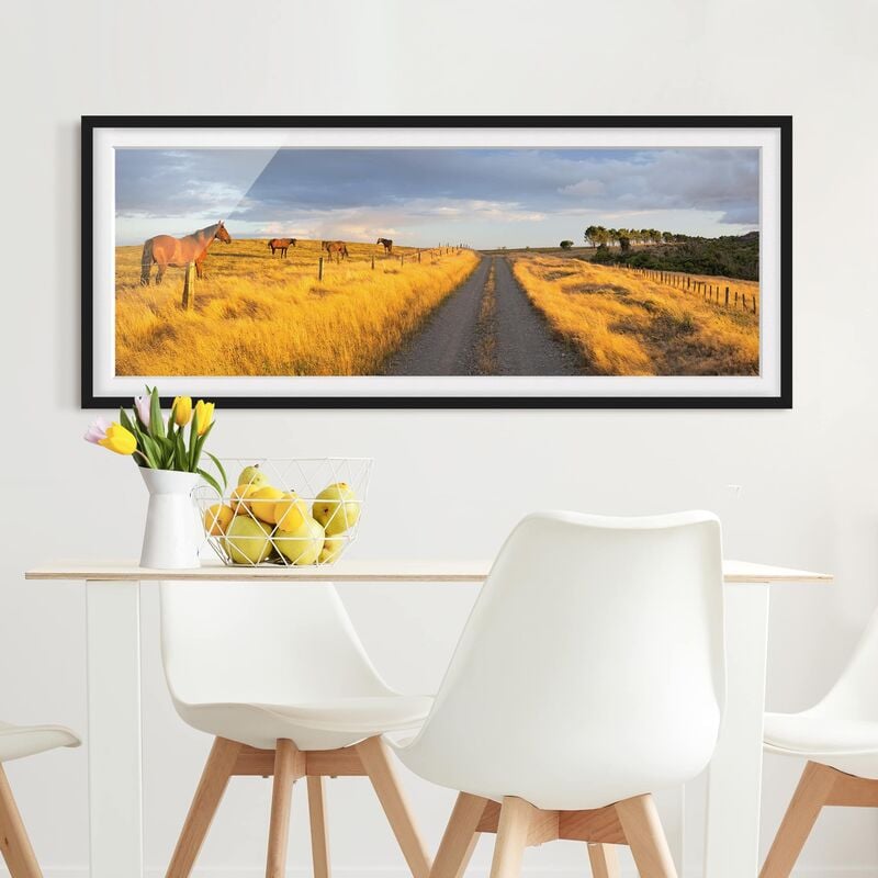 Póster enmarcado - Feldstraße E Cavallo In Sole Di Sera Dimensión LxA: 20cm x 50cm, Marco: Negro
Póster enmarcado - Feldstraße E Cavallo In Sole Di Sera Dimensión LxA: 20cm x 50cm, Marco: Negro
