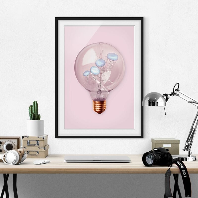 Póster enmarcado - Lampadina con le meduse Dimensión LxA: 40cm x 30cm, Marco: Negro
Póster enmarcado - Lampadina con le meduse Dimensión LxA: 40cm x 30cm, Marco: Negro