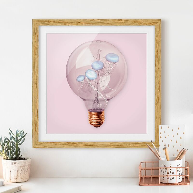 Póster enmarcado - Lampadina con le meduse Dimensión LxA: 70cm x 70cm, Marco: Roble
Póster enmarcado - Lampadina con le meduse Dimensión LxA: 70cm x 70cm, Marco: Roble