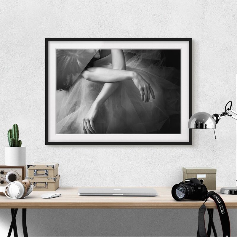 Póster enmarcado - Le mani di un Ballerina Dimensión LxA: 30cm x 40cm, Marco: Negro
Póster enmarcado - Le mani di un Ballerina Dimensión LxA: 30cm x 40cm, Marco: Negro