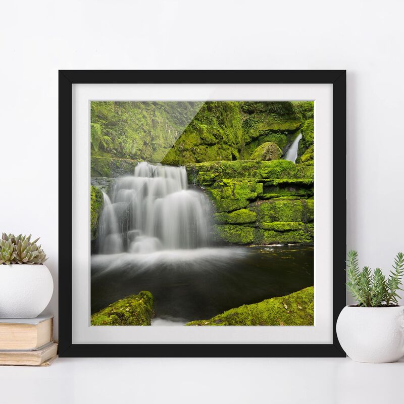 Póster enmarcado - Lower Mclean Falls In New Zealand Dimensión LxA: 70cm x 70cm, Marco: Negro
Póster enmarcado - Lower Mclean Falls In New Zealand Dimensión LxA: 70cm x 70cm, Marco: Negro