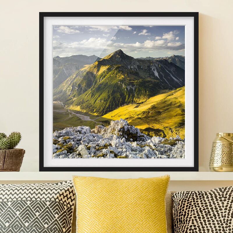 Póster enmarcado - Mountains And Valley Of The Lechtal Alps In Tirol Dimensión LxA: 30cm x 30cm, Marco: Negro
Póster enmarcado - Mountains And Valley Of The Lechtal Alps In Tirol Dimensión LxA: 30cm x 30cm, Marco: Negro