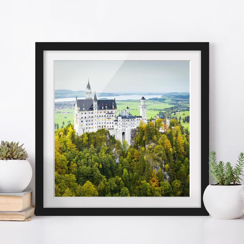 Póster enmarcado - Neuschwanstein Castle Panorama Dimensión LxA: 20cm x 20cm, Marco: Negro
Póster enmarcado - Neuschwanstein Castle Panorama Dimensión LxA: 20cm x 20cm, Marco: Negro