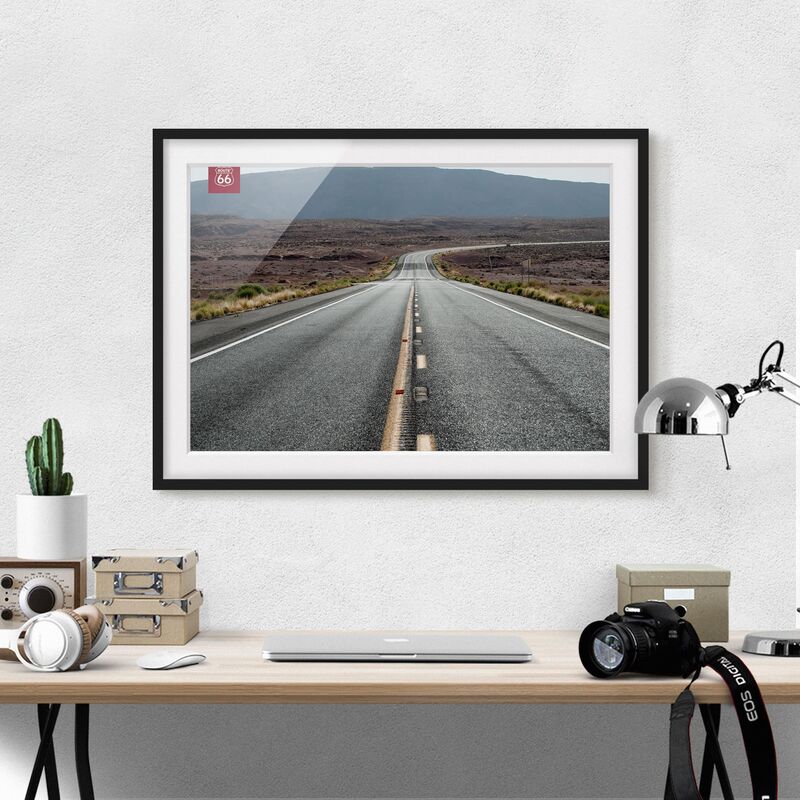 Póster enmarcado - Route 66 - Montagne Road Trip Dimensión LxA: 18cm x 24cm, Marco: Negro
Póster enmarcado - Route 66 - Montagne Road Trip Dimensión LxA: 18cm x 24cm, Marco: Negro