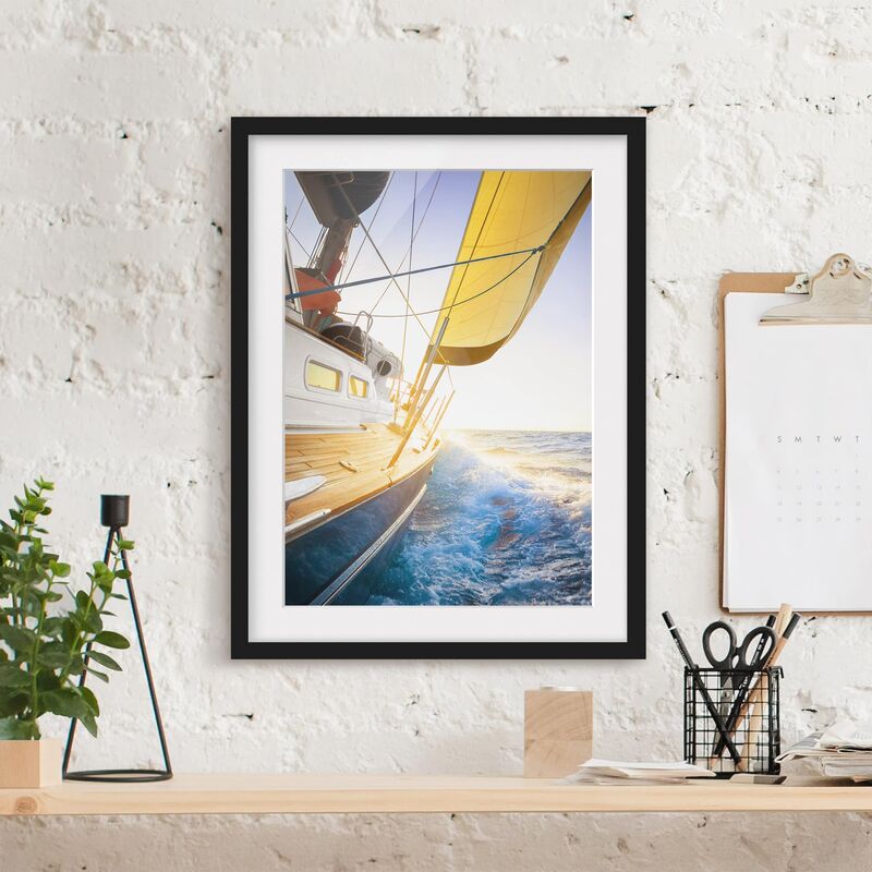 Póster enmarcado - Sailboat On Blue Sea In Sunshine Dimensión LxA: 100cm x 70cm, Marco: Negro
Póster enmarcado - Sailboat On Blue Sea In Sunshine Dimensión LxA: 100cm x 70cm, Marco: Negro