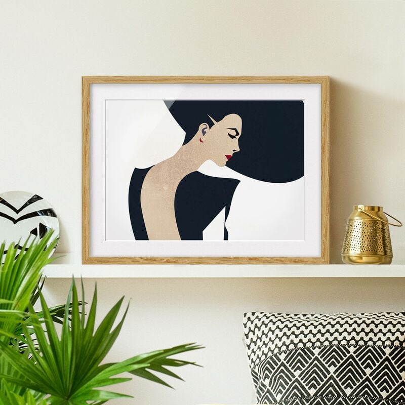 Póster enmarcado - Signora con cappellino in blu scuro Dimensión LxA: 70cm x 100cm, Marco: Roble
Póster enmarcado - Signora con cappellino in blu scuro Dimensión LxA: 70cm x 100cm, Marco: Roble