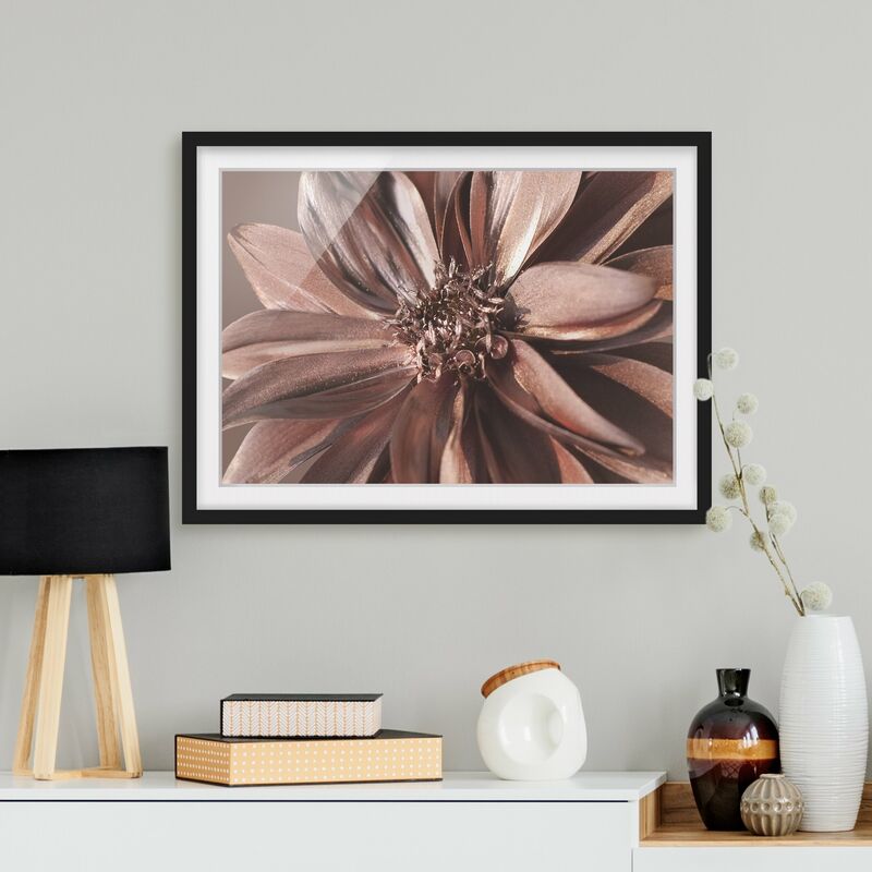 Póster enmarcado - Sogno di dalia dorata di rame Dimensión LxA: 70cm x 100cm, Marco: Negro
Póster enmarcado - Sogno di dalia dorata di rame Dimensión LxA: 70cm x 100cm, Marco: Negro