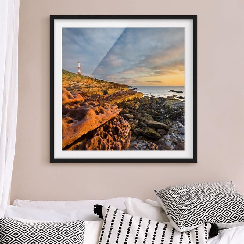 Póster enmarcado - Tarbat Ness Lighthouse And Sunset On The Sea Dimensión LxA: 70cm x 70cm, Marco: Negro
Póster enmarcado - Tarbat Ness Lighthouse And Sunset On The Sea Dimensión LxA: 70cm x 70cm, Marco: Negro