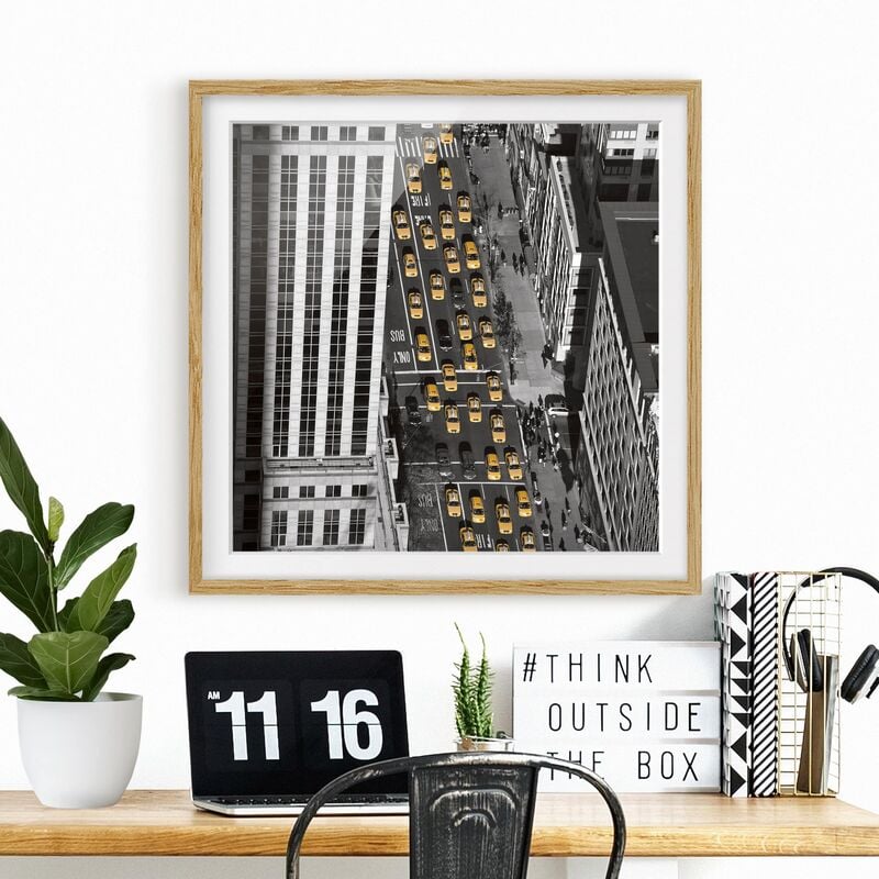 Póster enmarcado - Taxi Traffic In Manhattan Dimensión LxA: 20cm x 20cm, Marco: Roble
Póster enmarcado - Taxi Traffic In Manhattan Dimensión LxA: 20cm x 20cm, Marco: Roble