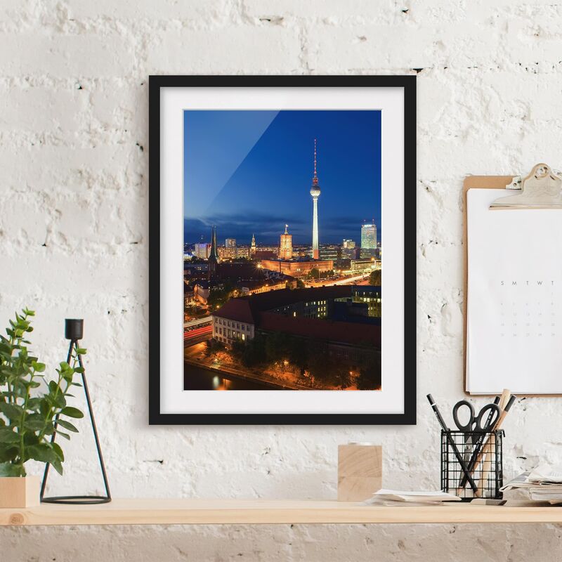 Póster enmarcado - Tv Tower At Night Dimensión LxA: 100cm x 70cm, Marco: Negro
Póster enmarcado - Tv Tower At Night Dimensión LxA: 100cm x 70cm, Marco: Negro