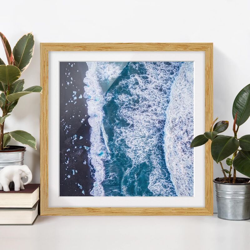 Póster enmarcado - Veduta aerea - Jökulsárlón in Islanda verticalmente Dimensión LxA: 50cm x 50cm, Marco: Roble
Póster enmarcado - Veduta aerea - Jökulsárlón in Islanda verticalmente Dimensión LxA: 50cm x 50cm, Marco: Roble