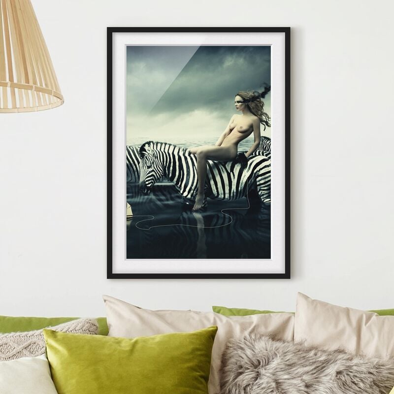 Póster enmarcado - Woman Posing With Zebras Dimensión LxA: 70cm x 50cm, Marco: Negro
Póster enmarcado - Woman Posing With Zebras Dimensión LxA: 70cm x 50cm, Marco: Negro