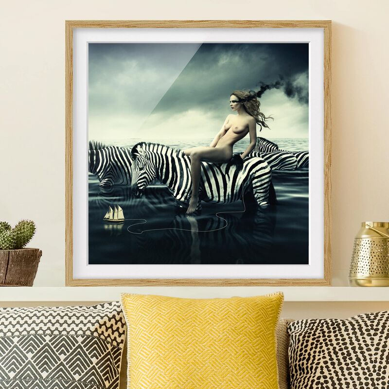 Póster enmarcado - Woman Posing With Zebras Dimensión LxA: 30cm x 30cm, Marco: Roble
Póster enmarcado - Woman Posing With Zebras Dimensión LxA: 30cm x 30cm, Marco: Roble