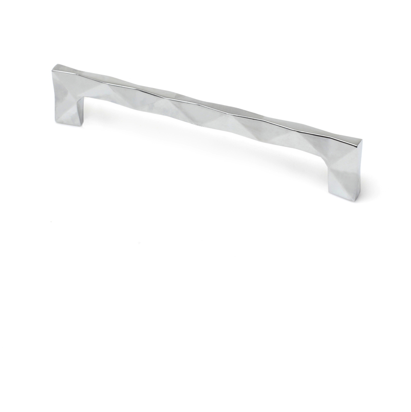 Tirador Asa Mueble | Estilo Contemporáneo | Fabricado en Zamak | Acabado en Cromo Brillo | Distancia Entrepuntos: 160 mm | Medidas 165*7*32 mm |
Tirador Asa Mueble | Estilo Contemporáneo | Fabricado en Zamak | Acabado en Cromo Brillo | Distancia Entrepuntos: 160 mm | Medidas 165*7*32 mm |