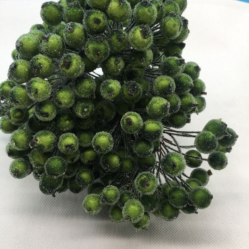 

200pcs Bayas de Acebo Esmerilado, Frutas Artificiales de Mini Adornos de Navidad para Corona de Navidad, Decoración de DIY（Verde oscuro）