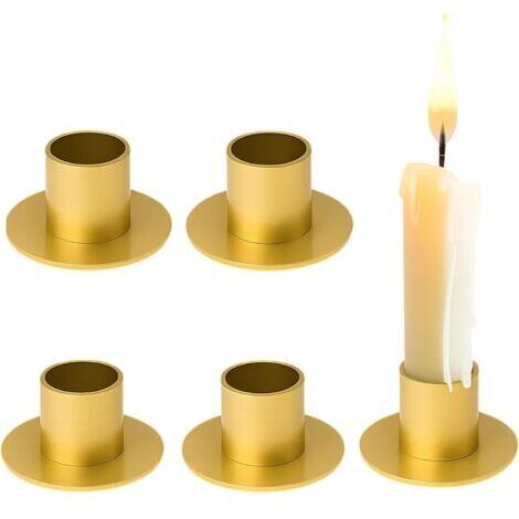 4 eleganti candelabri a cono dorati, ideali per decorazioni di matrimoni, cene e feste, e come centrotavola.