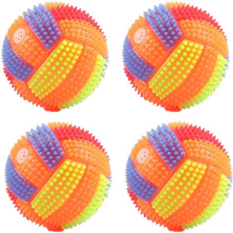 4Une balle lumineuse et sonore, un jouet à mâcher à picots et une balle d'activation sauteuse.